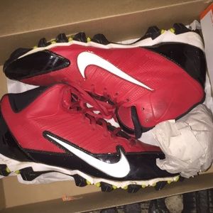 nike alpha shark football cleats